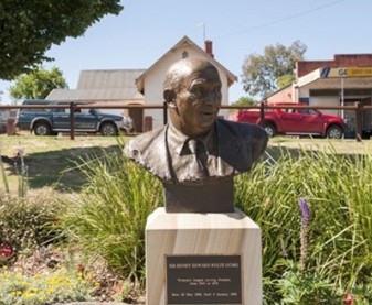 Sir Henry Bolte Bust